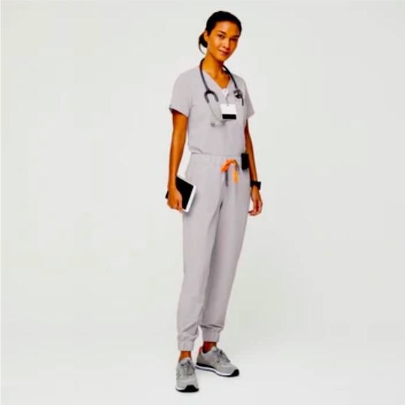 Figs Pants - Figs slate yowah jogger and Catarina top scrub set